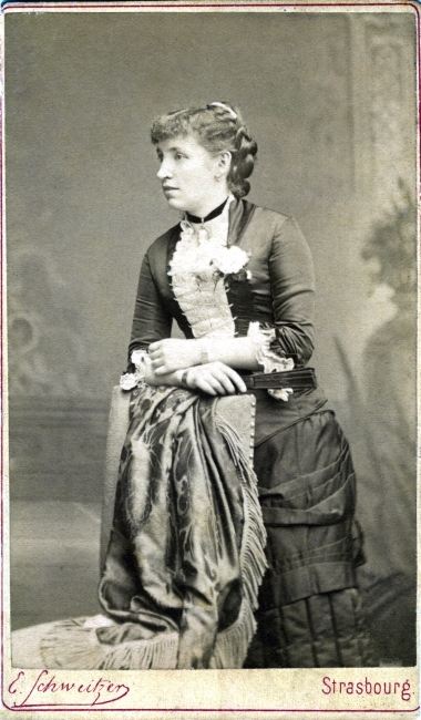 Portrait de Marie Louise Singer épouse Vaucourt.