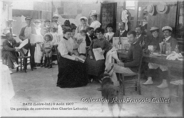Batz (Loire-Inf.) 9 août 1907 Un groupe de convives chez Charles Lehuédé