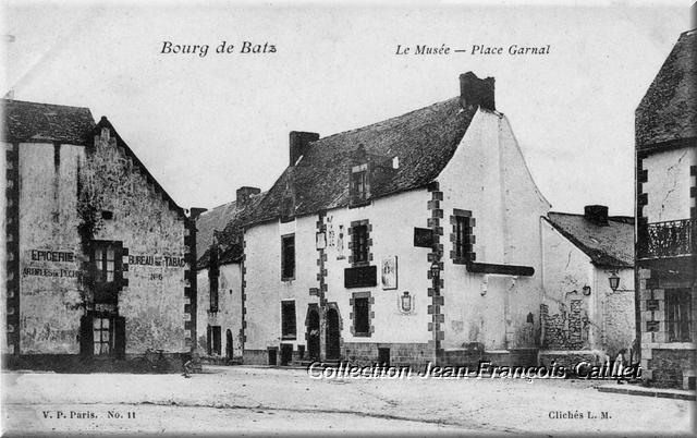 11 Bourg de Batz Le Musée - Place Garnal