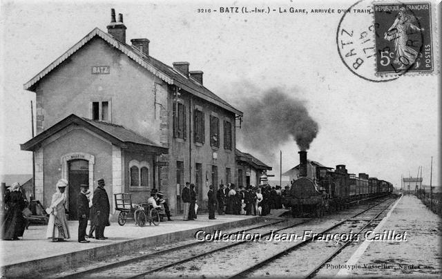 3216 - Batz (L.-Inf.) - La Gare, arrivée d'un train