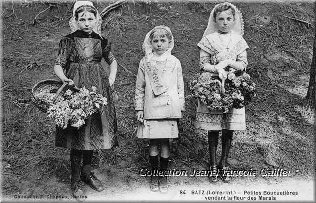 84 Petites Bouquetières vendant la fleur des Marais