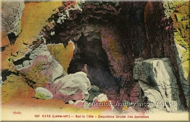 51 Sur la Côte - Deuxième Grotte des Jumelles (couleur)