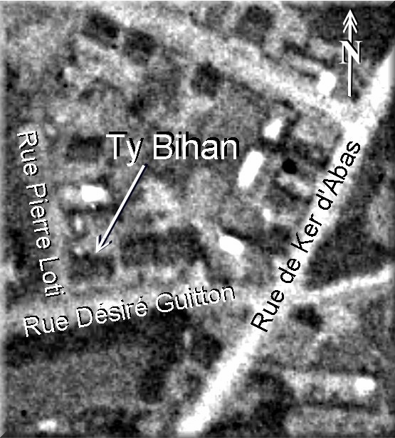 Vue a&eacute;rienne du carrefour rue de Ker d&rsquo;Abas, rue D&eacute;sir&eacute; Guitton, le 10 ao&ucirc;t 1932.